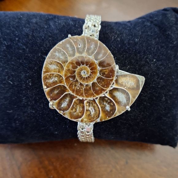 New Amonite Fossil Silver Bracelet. - Picture 13 of 13